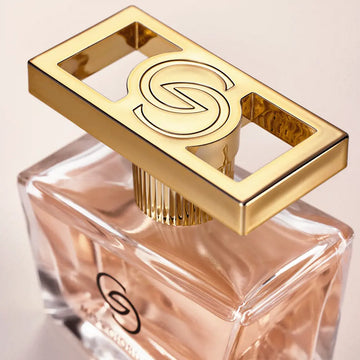 Apa de parfum Miss Giordani