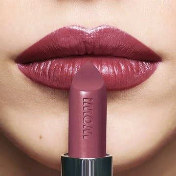 Ruj The One Colour Stylist Super Pout, cu efect de marire si hidratare abuzelor, Oriflame, Rosewood Cherry  3.8g, Rosu
