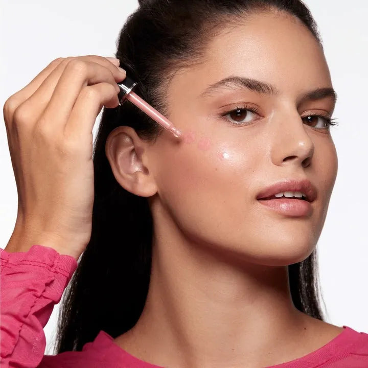 Fard si iluminator 2 in 1 Oriflame THE ONE Illuskin High Dimension, efect multidimensional, Soft Pink, 15ml